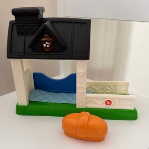 Fisher Price Little People Horse stable & brush